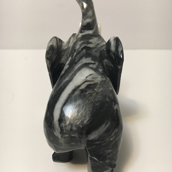 Onyx Carved Elephant Figurine - Picture 3 of 9